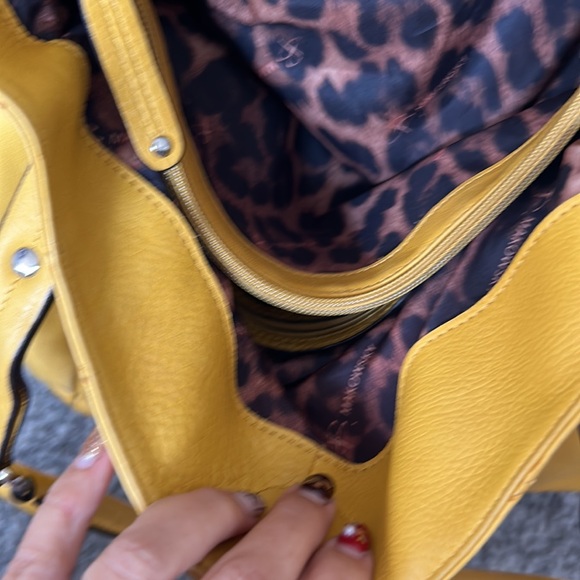 B Makowsky large hobo buttery leather hobo style purse - Picture 6 of 7